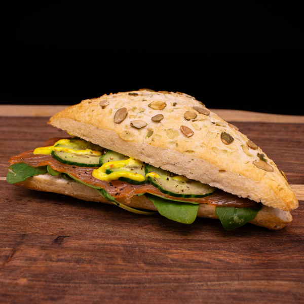 Broodje gerookte zalm (Piccalilly)