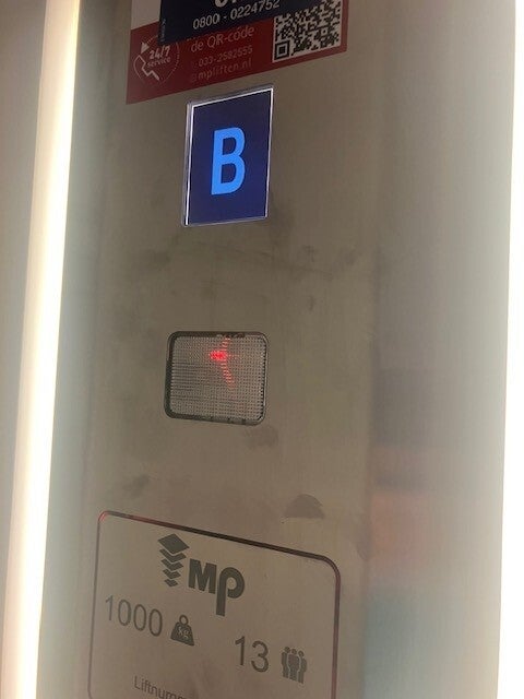 vegelinssteyn-rvs-lift-gereinigd