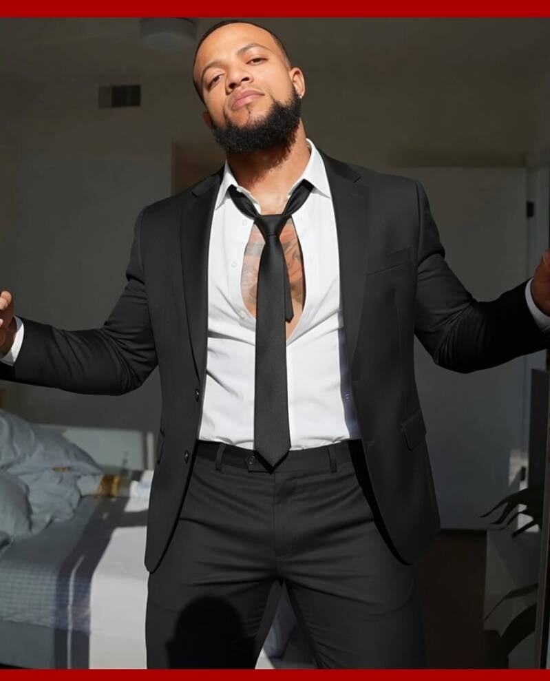 Sexy buff black owner of men, soles,and toes the website looking sexy.