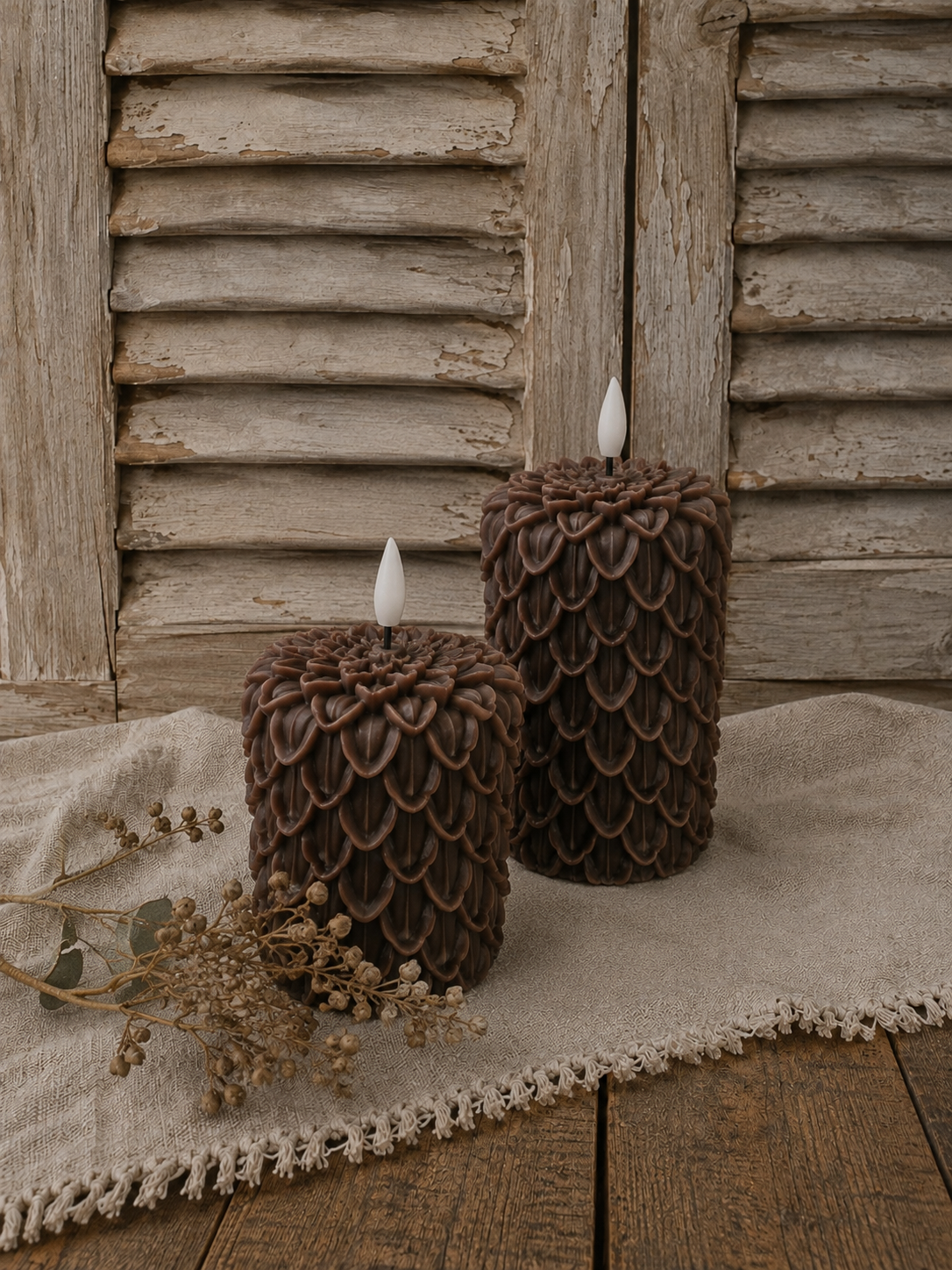 Dennenkegel kaars d bruin S
