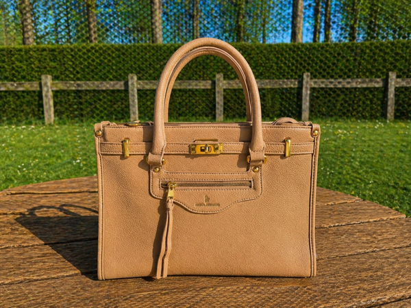 Tas 🤎