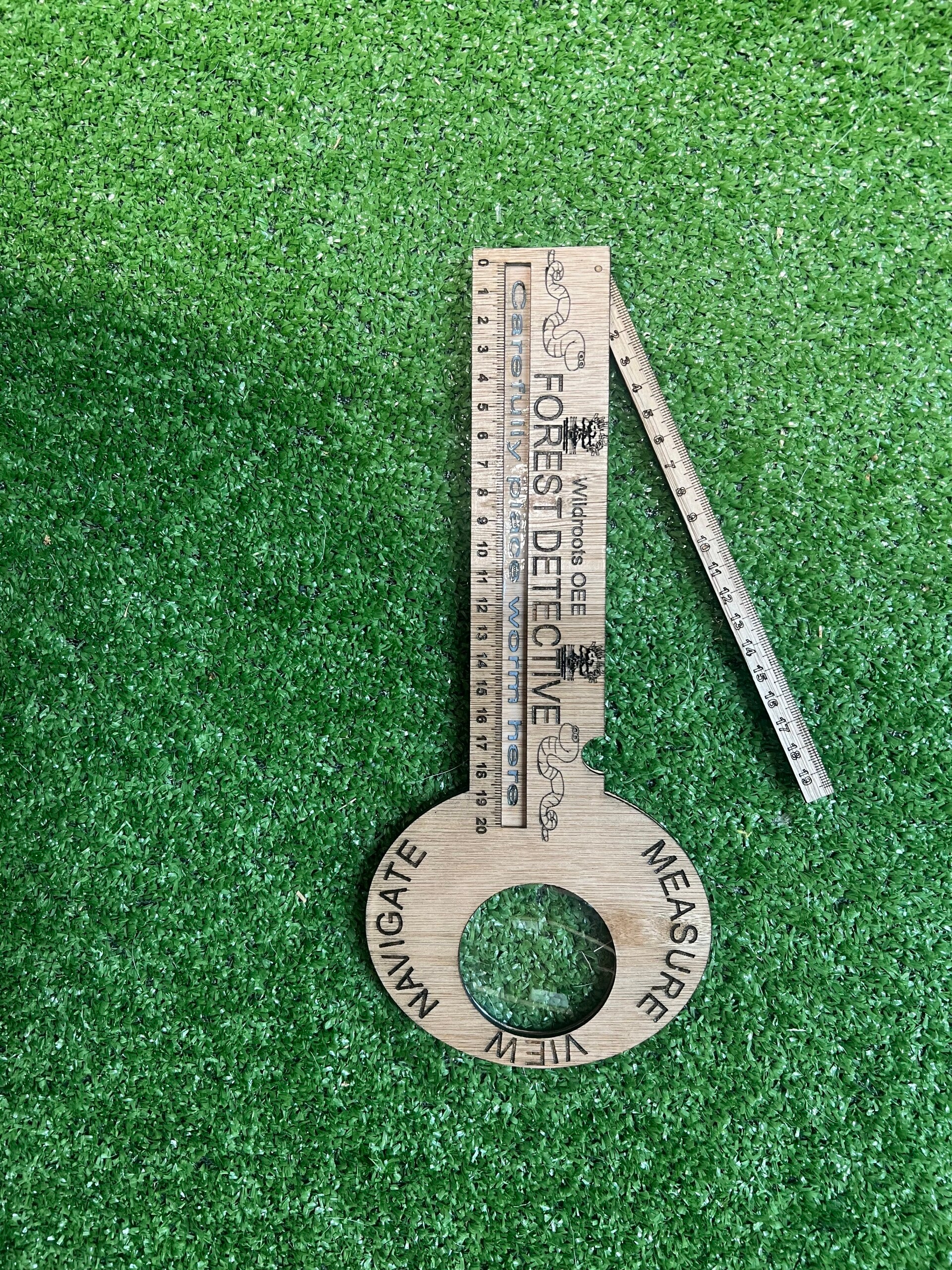 4 in 1 forest detective tool