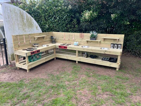 Mud kitchen 3m x 1.9m