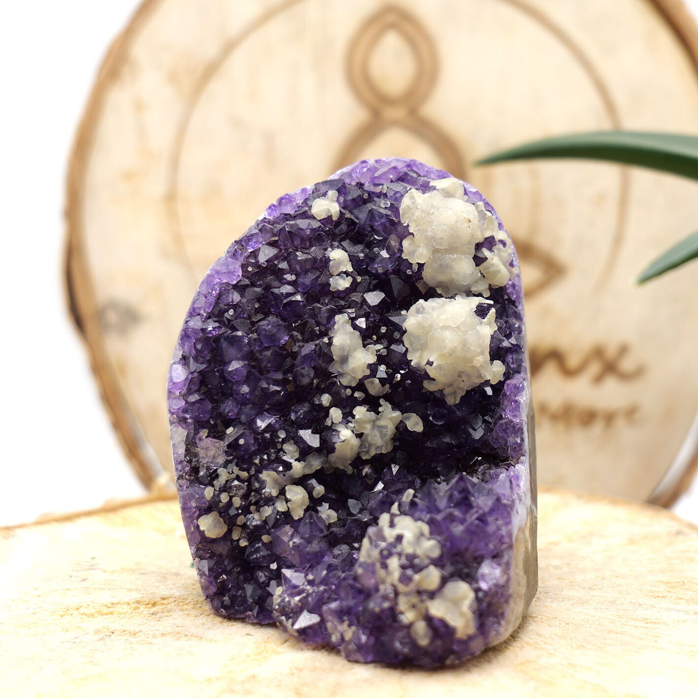 Amethist met calciet vergroeit Cutbase