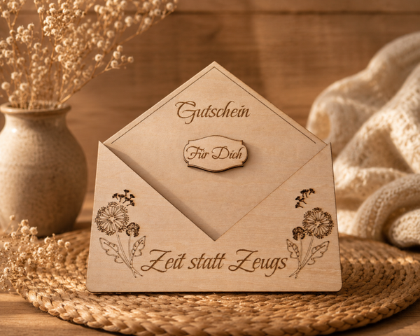 Holz Gutschein Umschlag – „Zeit statt Zeugs“