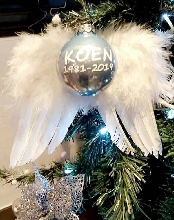 Kerstbal met vleugels