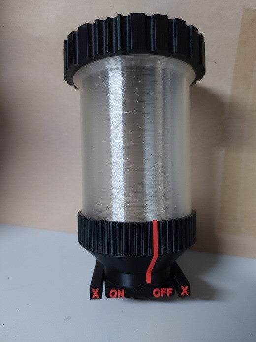 Pulver-Vorratsbehälter mit Schraubdeckel