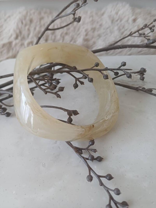 Armband hars met marmerlook - Ecru
