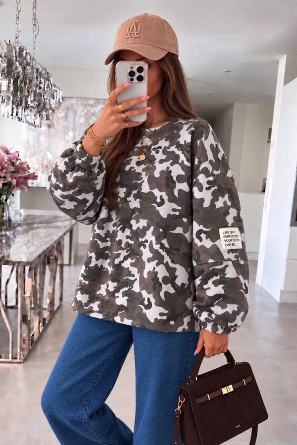Oversized blouse in camo print - Khaki