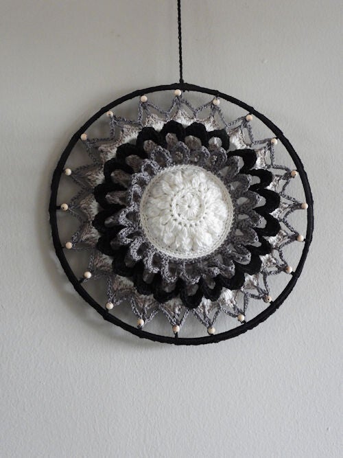 Funny Mandala Flower Classic 25cm