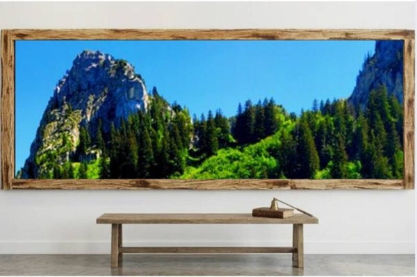 Tableau panoramique montagne et forêt encadré en bois naturel