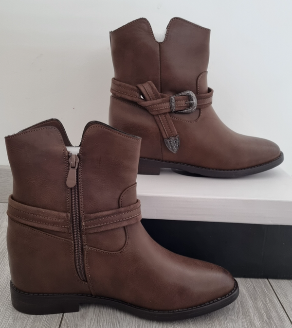 Laars met gesp Brazowe