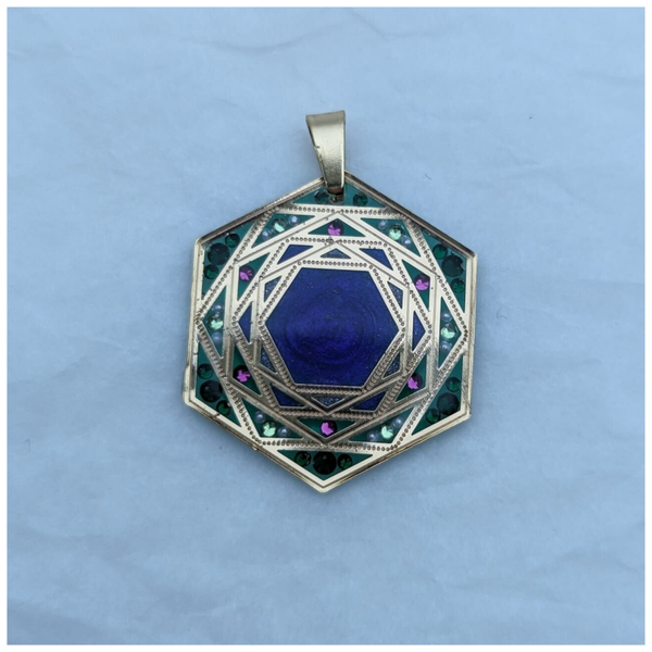 🔹Médaillon "Éclosion de rose" - violet