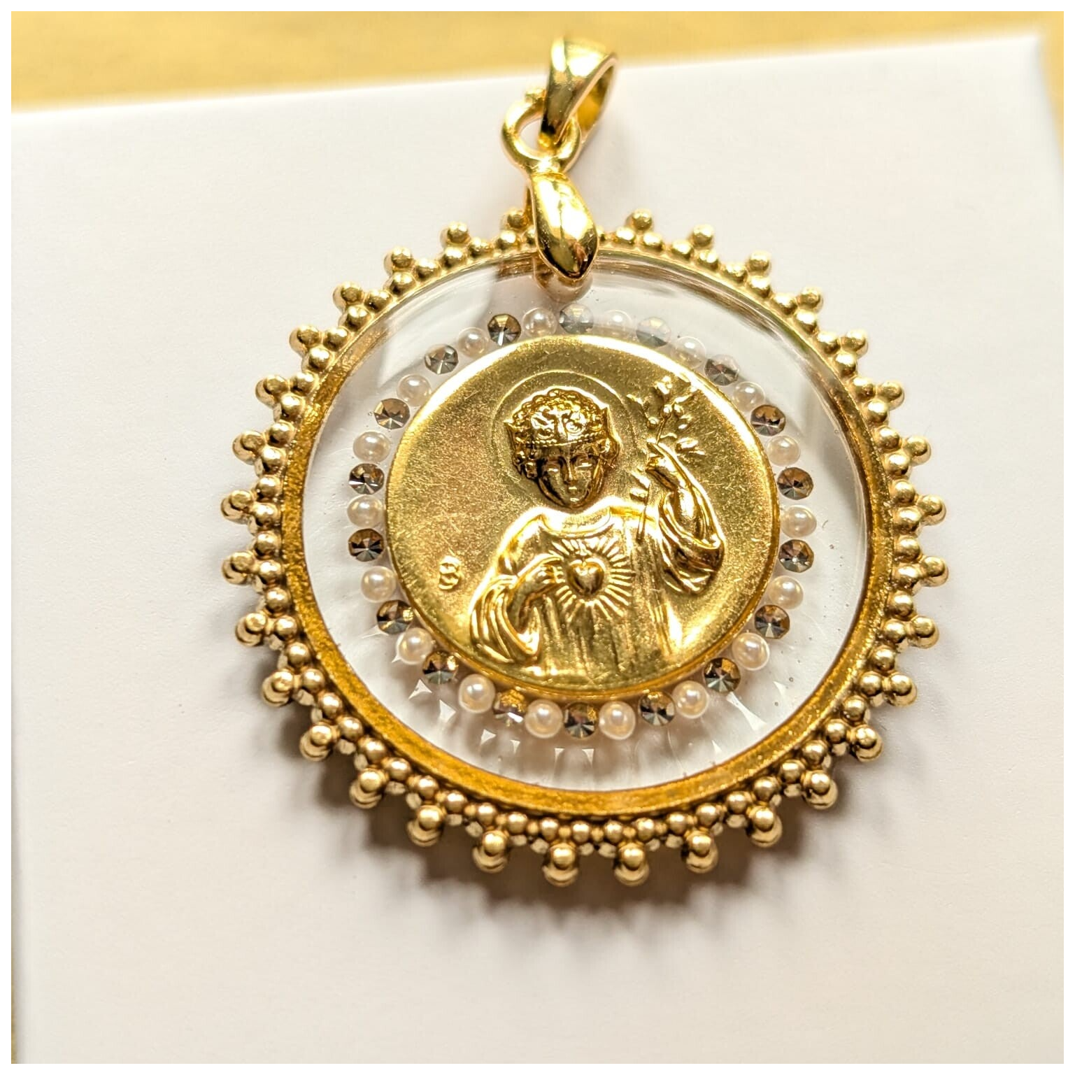 🔹Médaille Jésus Roi d'Amour Perles & Cristal - cadre trilobé