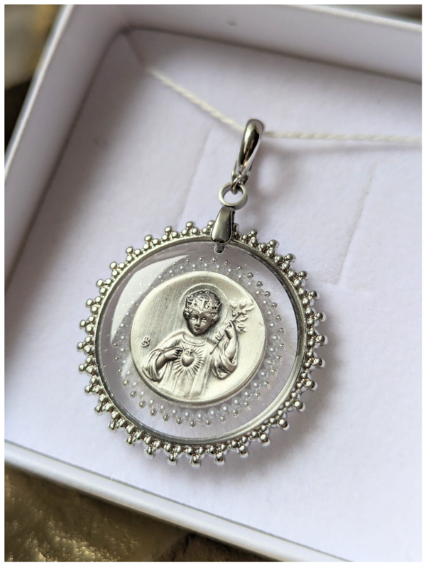 🔹Médaille Jésus Roi d'Amour MultiPerlé cadre trilobé (+ écrin) - acier inoxydable argent