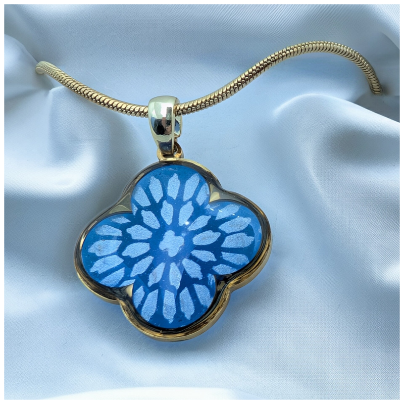 🔹Pendentif quadrilobe "MaDame & M" - modèle doré