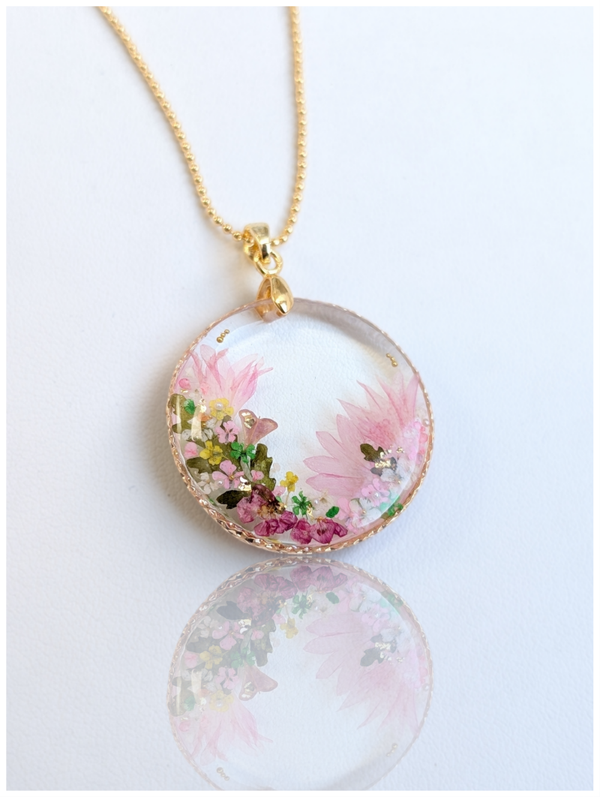 🔹"Douceur d'été" - pendentif fleuri.