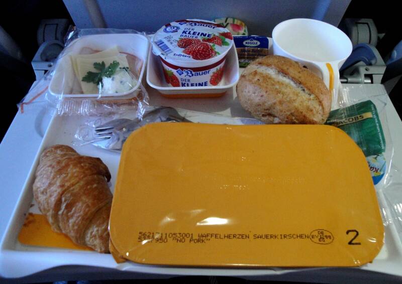 Airplane meal