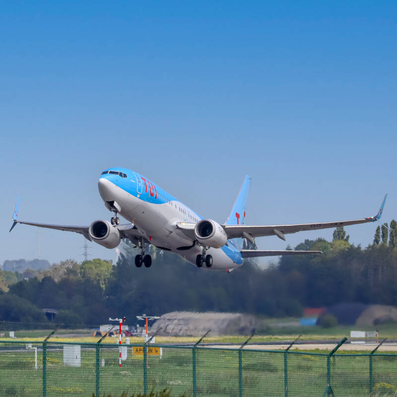 tui-take-off-lgg-standard.jpg