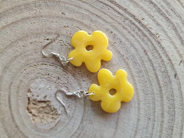 Yellow daisy