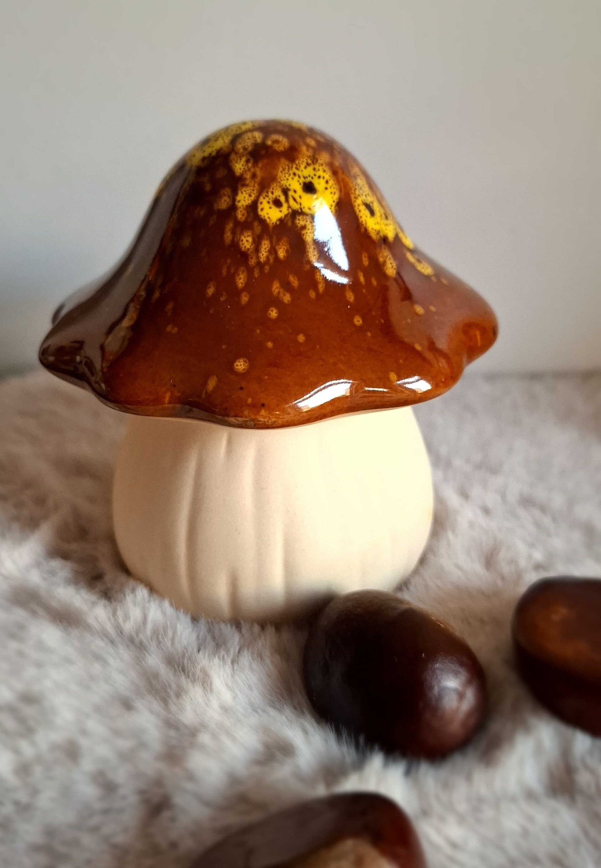 Paddenstoel beeldje (rood/geel)