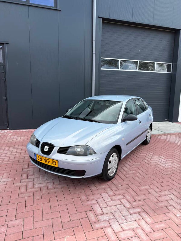 Seat Cordoba 1.4 16V 55KW 2003 Blauw