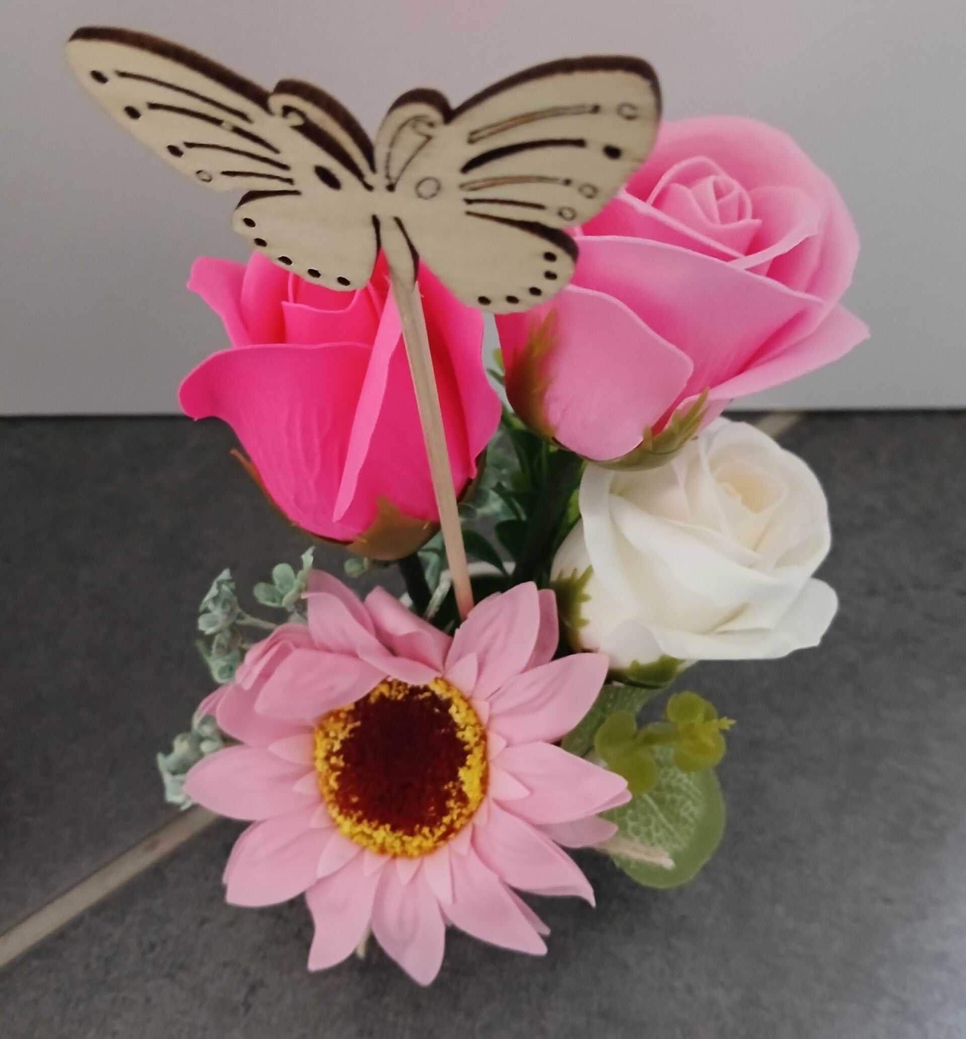 Boeketje zeepbloemen roos