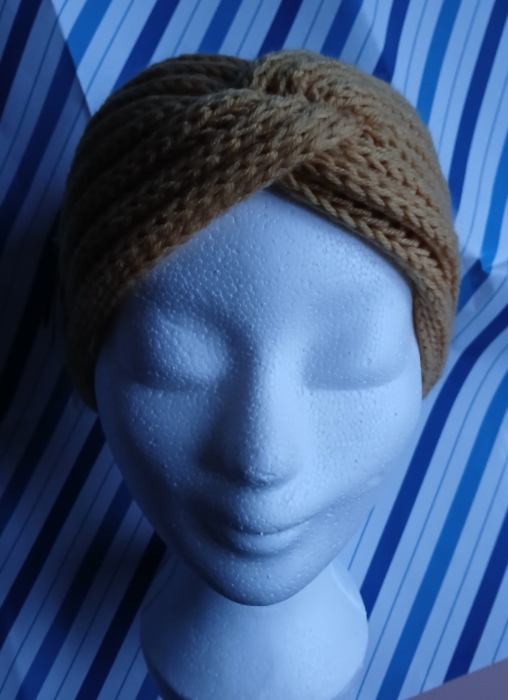 Lichtbruine Gebreide Hoofdband met Twist – Soft Earth