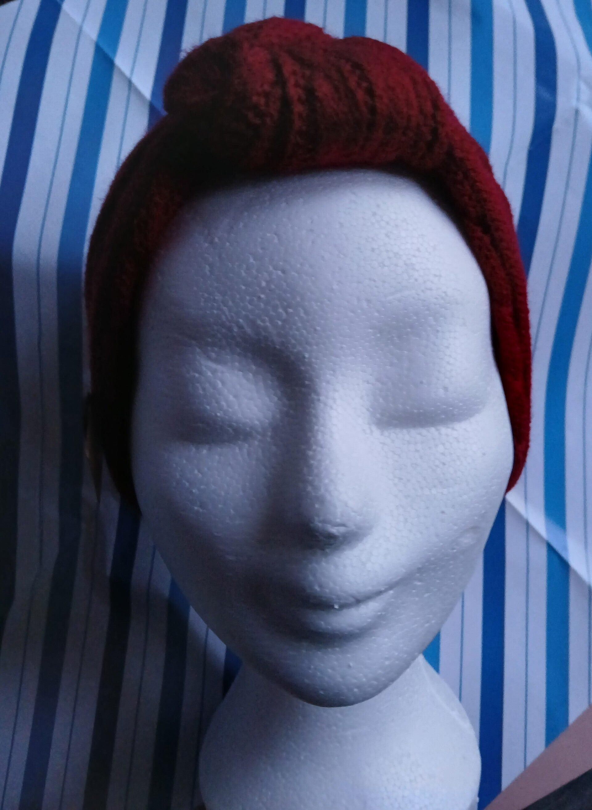 Rode Gebreide Hoofdband met Knoop – Warm Heart