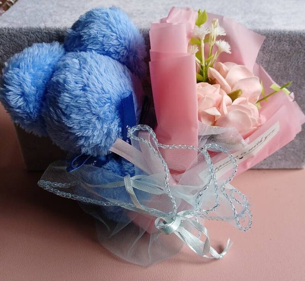 Berenhanddoekje + Zeepbloemen Geschenkset