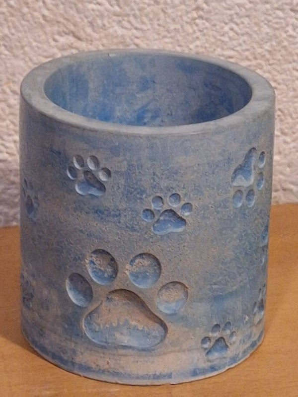 Paw around