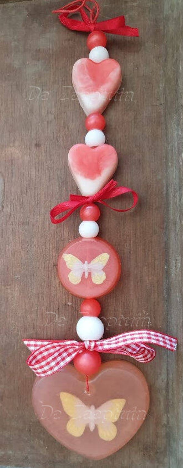 Zeepketting ingegoten vlinders