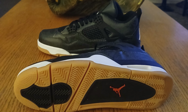 Nike Air Jordan 4 Retro