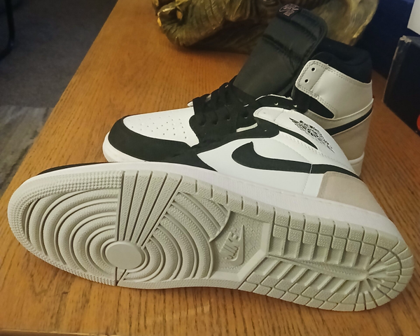 Nike Air Jordan 1