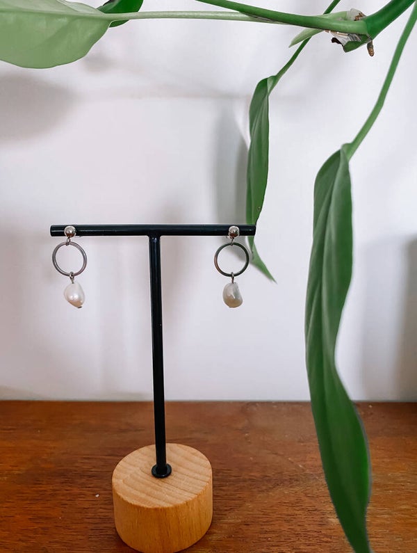 Pearl Circle Earstuds - Gold/Silver