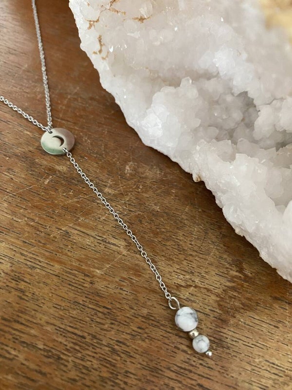 Pendel Necklace natural beads - moon coin - silver