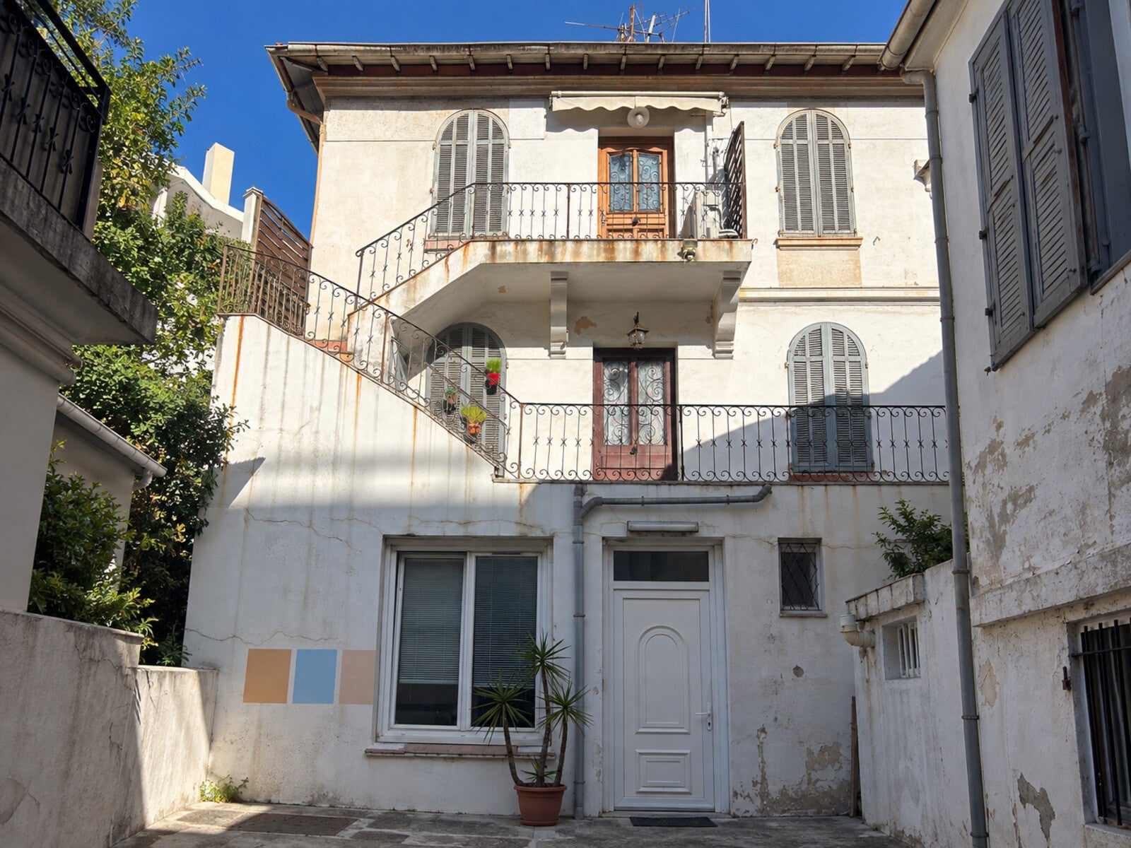 Façade avant ravalement