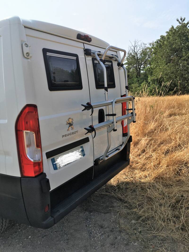 vv van porte vélo.jpg