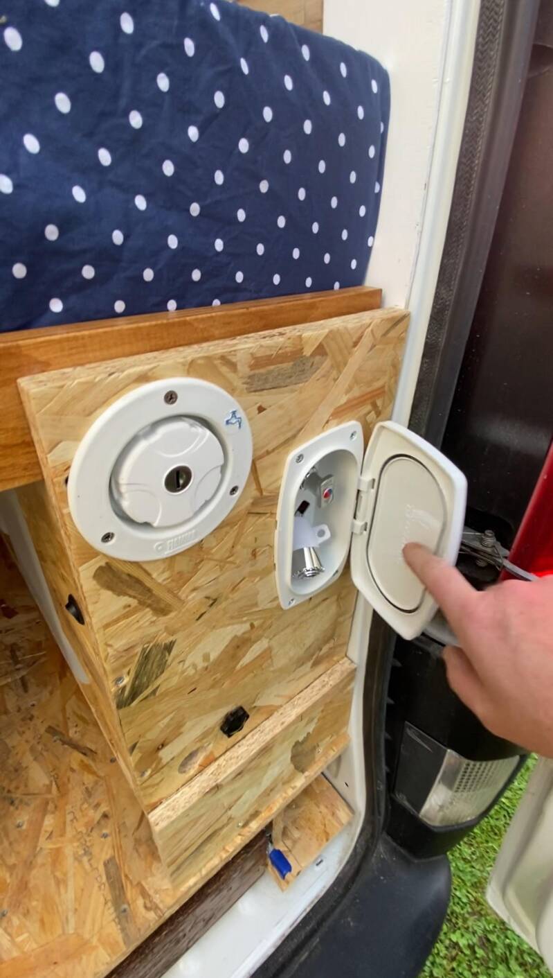 vv-van-douche extérieur jpg