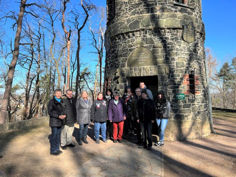 Wachbergturm mit Besuchern
