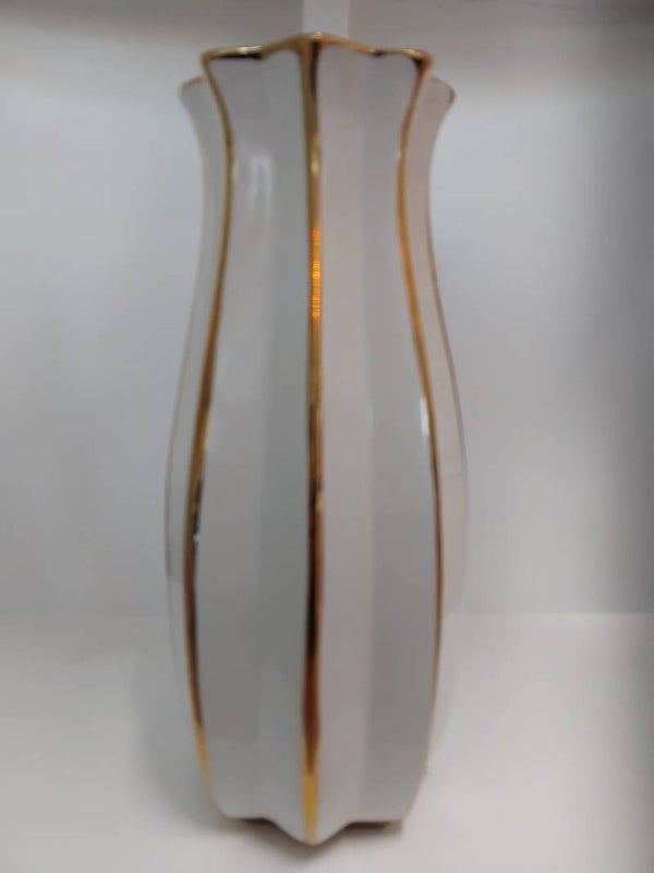 White and gold vase