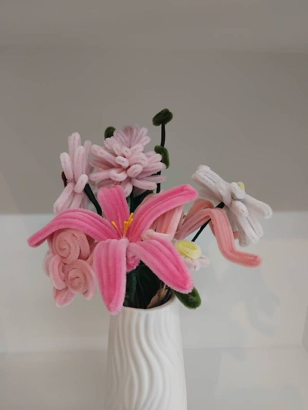 Pink Bouquet ofTwist Flowers