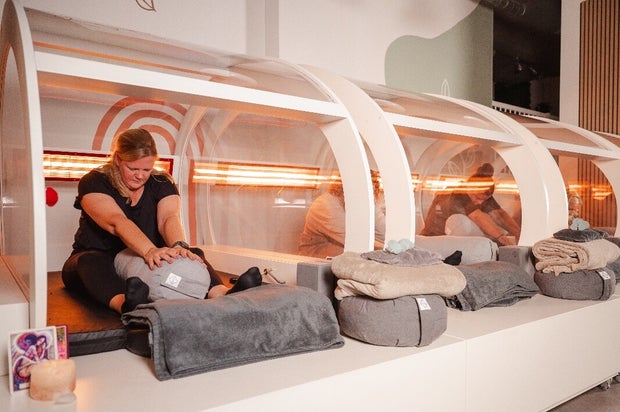 Yin Yoga in de infraroodcabines van Slim Factory
