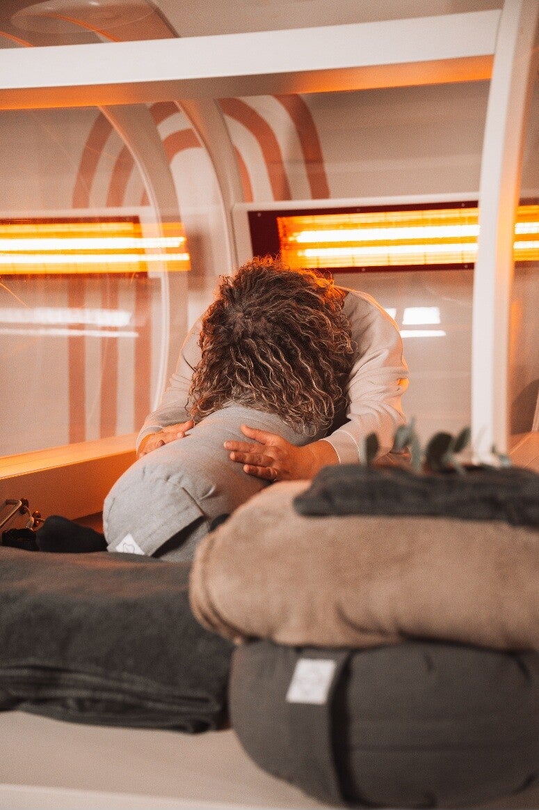 Yin Yoga in de infraroodcabines van Slim Factory