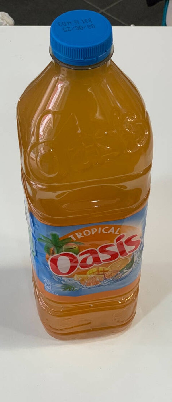 Oasis Tropical – Boisson aux Fruits Sans Bulles (2 L)
