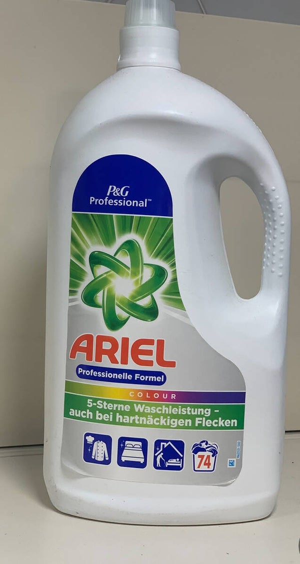 Lessive liquide Ariel Professionnel – 74 lavages