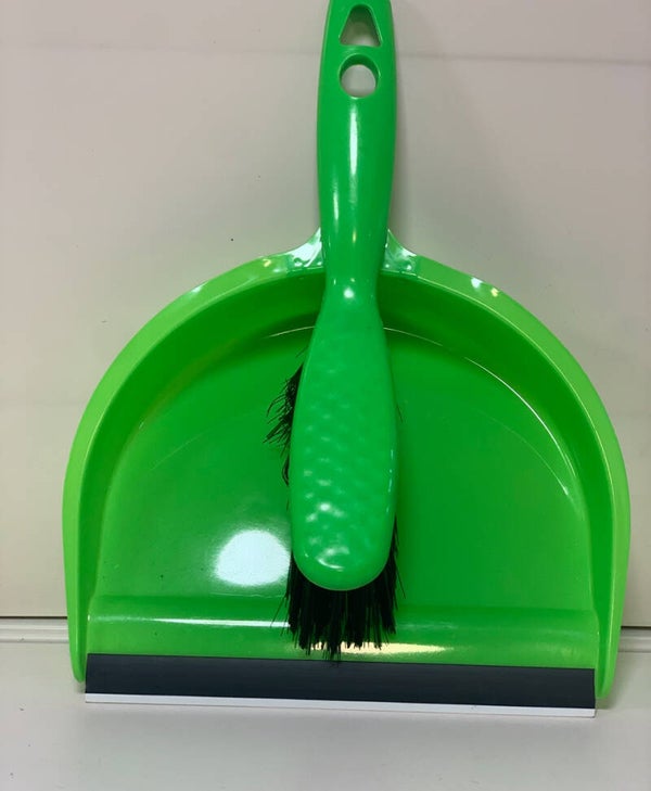 Pelle et balayette en plastique