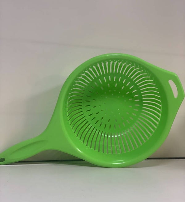 Passoire ronde avec manche