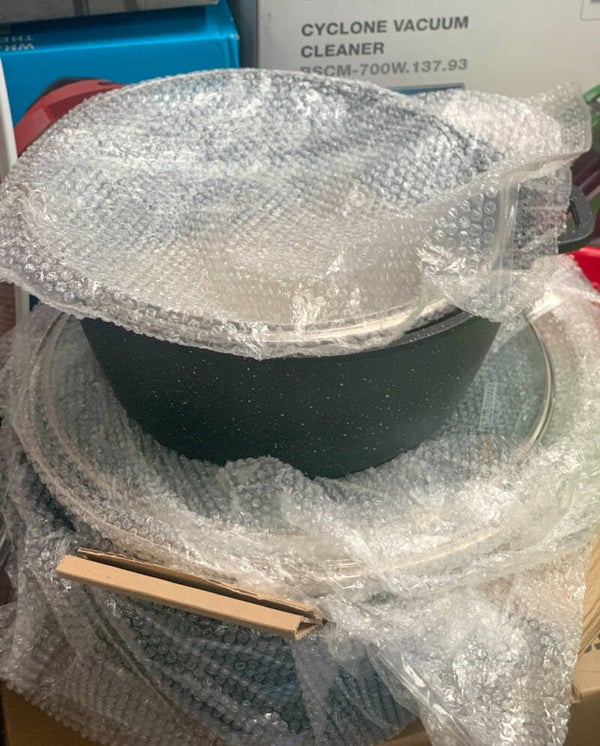 Batterie de cuisine antiadhésive effet pierre avec couvercles en verre