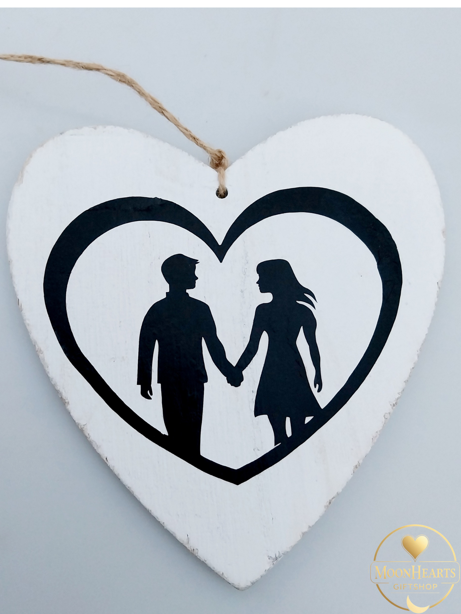 Hart wit M hand in hand